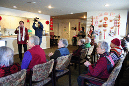 Miss Chinese Vancouver and Super10
Bring New Year Greetings to Success Nursing Home 