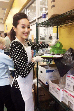 Miss Chinese Vancouver and Super 10
Volunteering at Easter Lunch
