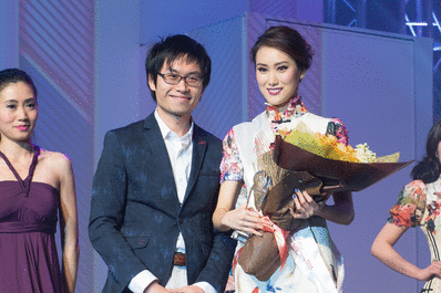 Kingscross Hyundai 總裁 Mr. Clayton Tso 頒發 「Kingscross Hyundai最上鏡小姐」獎項