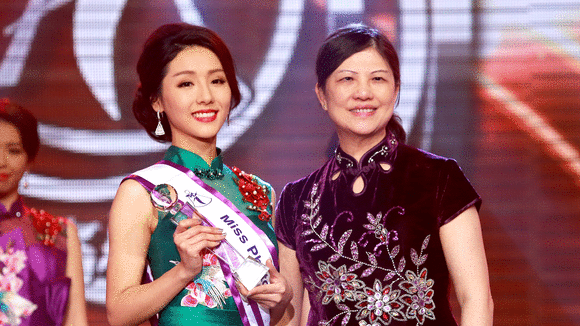 Miss Chinese Vancouver Pageant 2018 “Classics ∞ Abound”
#2 Alice Lin Crowned Miss Chinese Vancouver 2018
