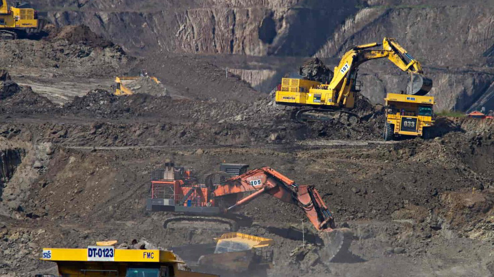 Canada East-Mining Act Claims | Fairchild TV 