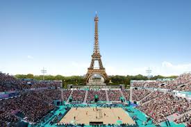體育與財經-法國巴黎舉行國慶閱兵  當中有傳遞奧運聖火環節 | 新時代電視 Fairchild TV