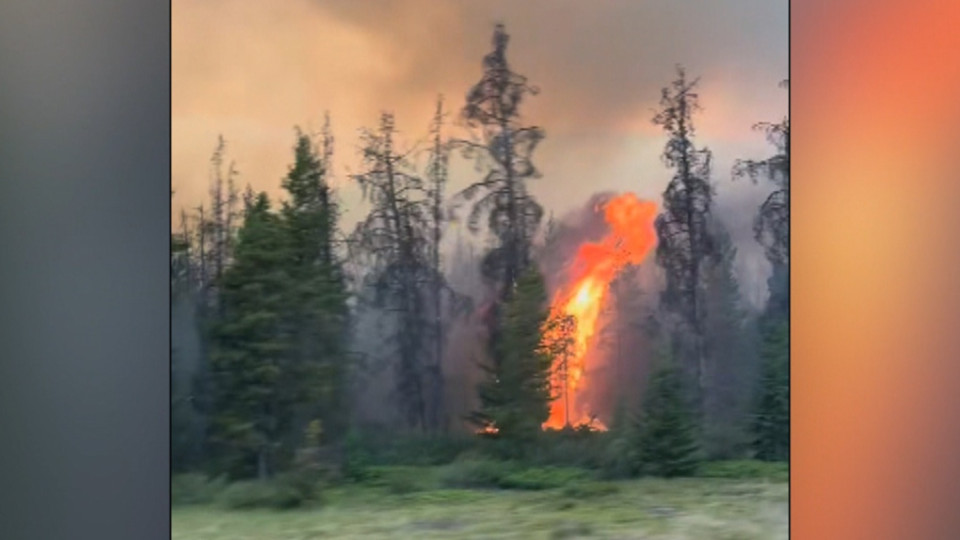 本國西部超過五百五十宗山火燃燒.亞省Jasper地區至少一萬人被迫緊急撤離