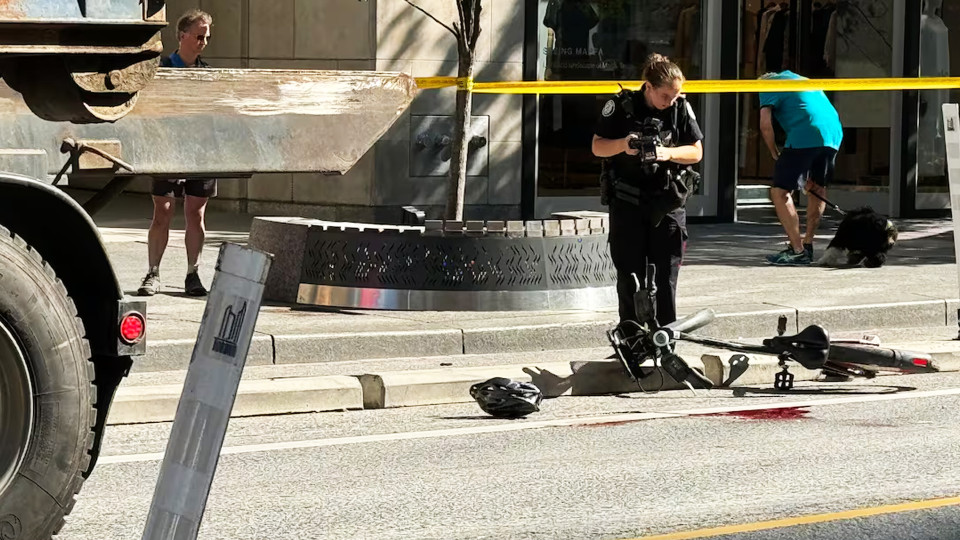多倫多市中心一名騎單車女子被泥頭車撞到當場死亡