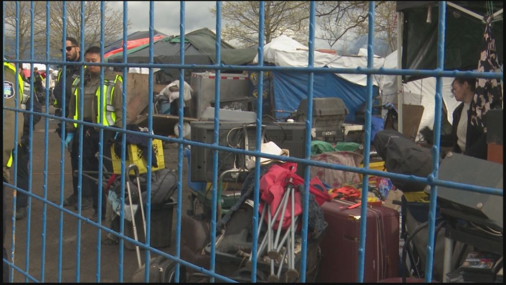 Canada West-CRAB Park Encampment Closure | Fairchild TV 