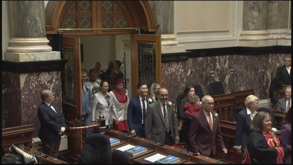 BC legislature sworn in