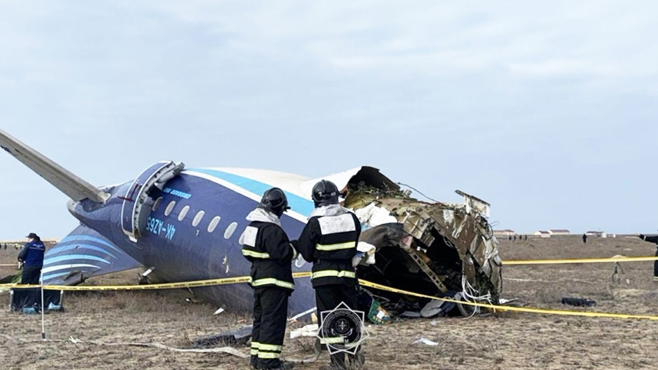 Azerbaijan Airlines Folo