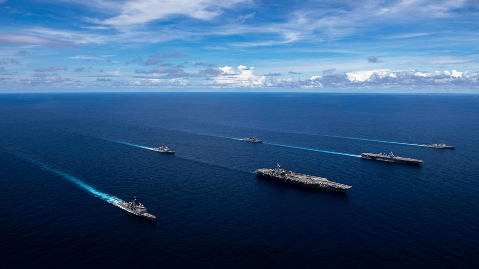 photo of 本國和美國軍艦近日在南海巡邏 隨行傳媒記錄下與中國軍方的近距離接觸